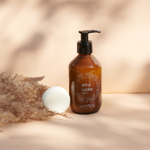 Afrolocke Leave-In und festes Shampoo mit Trockengras aus dem Set Green Essentials